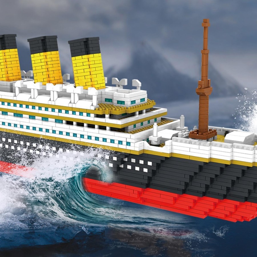 3D Puzzle Titanic Passenger Liner Ship Block Set 8802Pcs