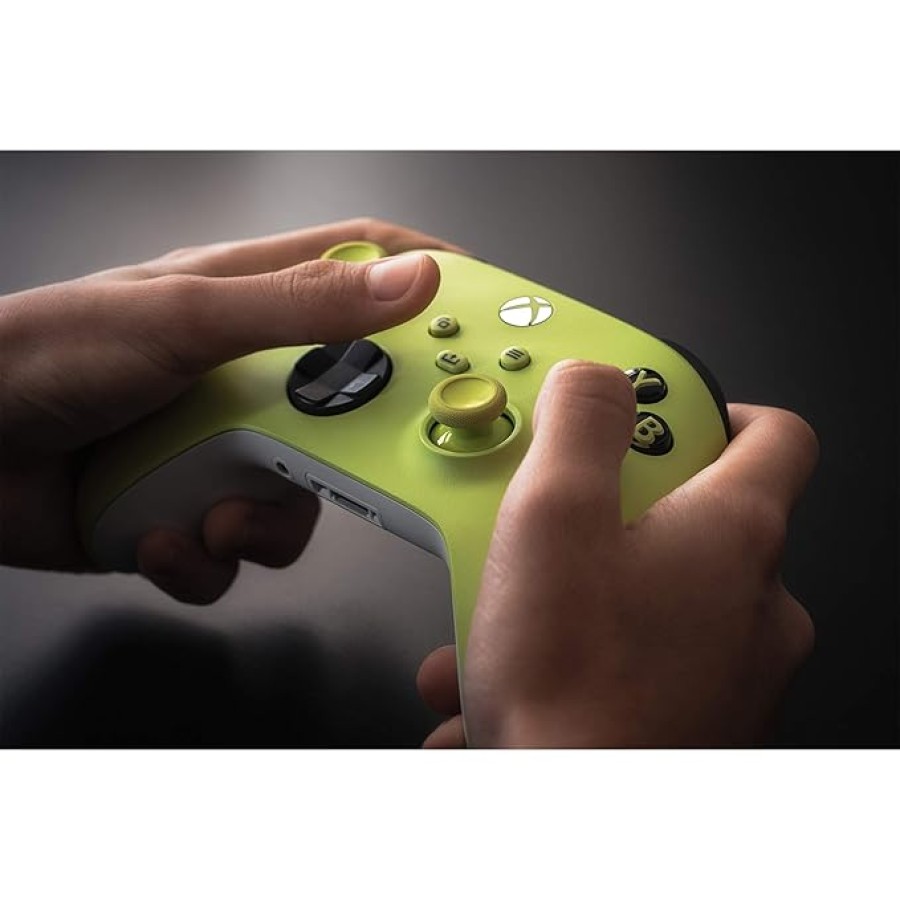 Xbox Series X Wireless Controller - Electric Volt Xbox Series X Wireless Controller - Electric Volt